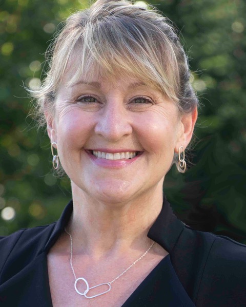 Debbie Bronk small headshot 2020.jpeg