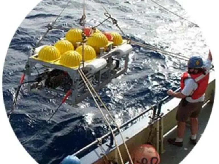 obsip_porthole_400.jpg