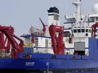 Photo of the research vessel R/V Sikuliaq